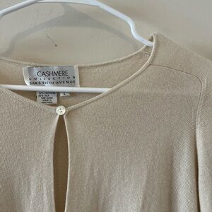 Saks Fifth Avenue Cashmere Collection single button cream colored cardigan